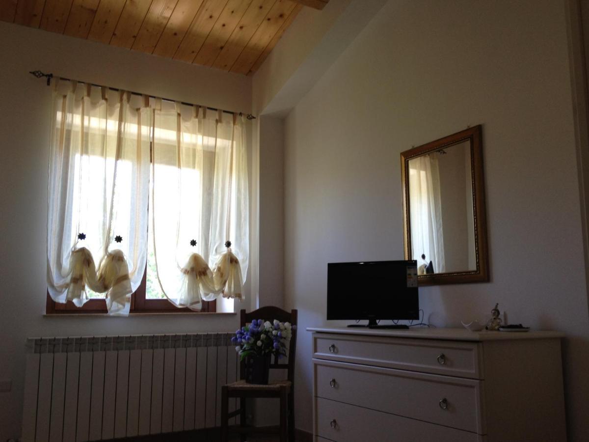 La Collina Dei Ciliegi Βίλα Καμερίνο Δωμάτιο φωτογραφία